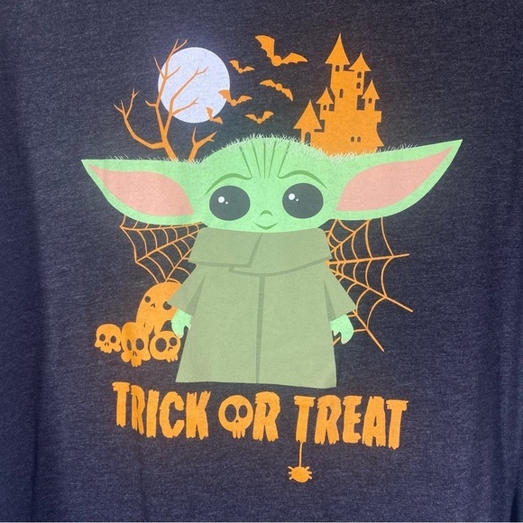 STAR WARS Halloween Women Plus size 2x Gray crew Grogru Mandalorian short sleeve - Picture 2 of 4